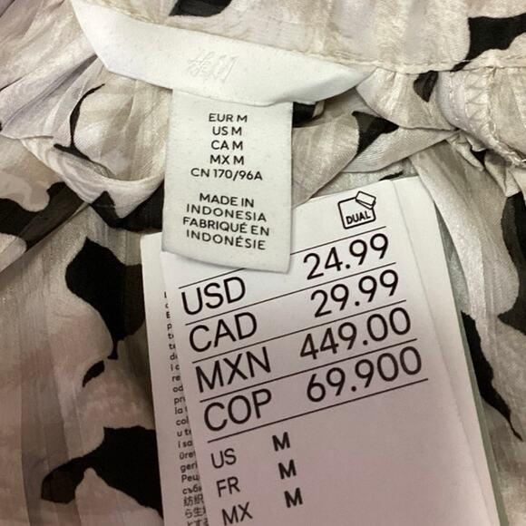 NEW H&M Beige Black Sea Shells Long Sleeve Mock Ruffle Keyhole Blouse Top Size M - Picture 4 of 5